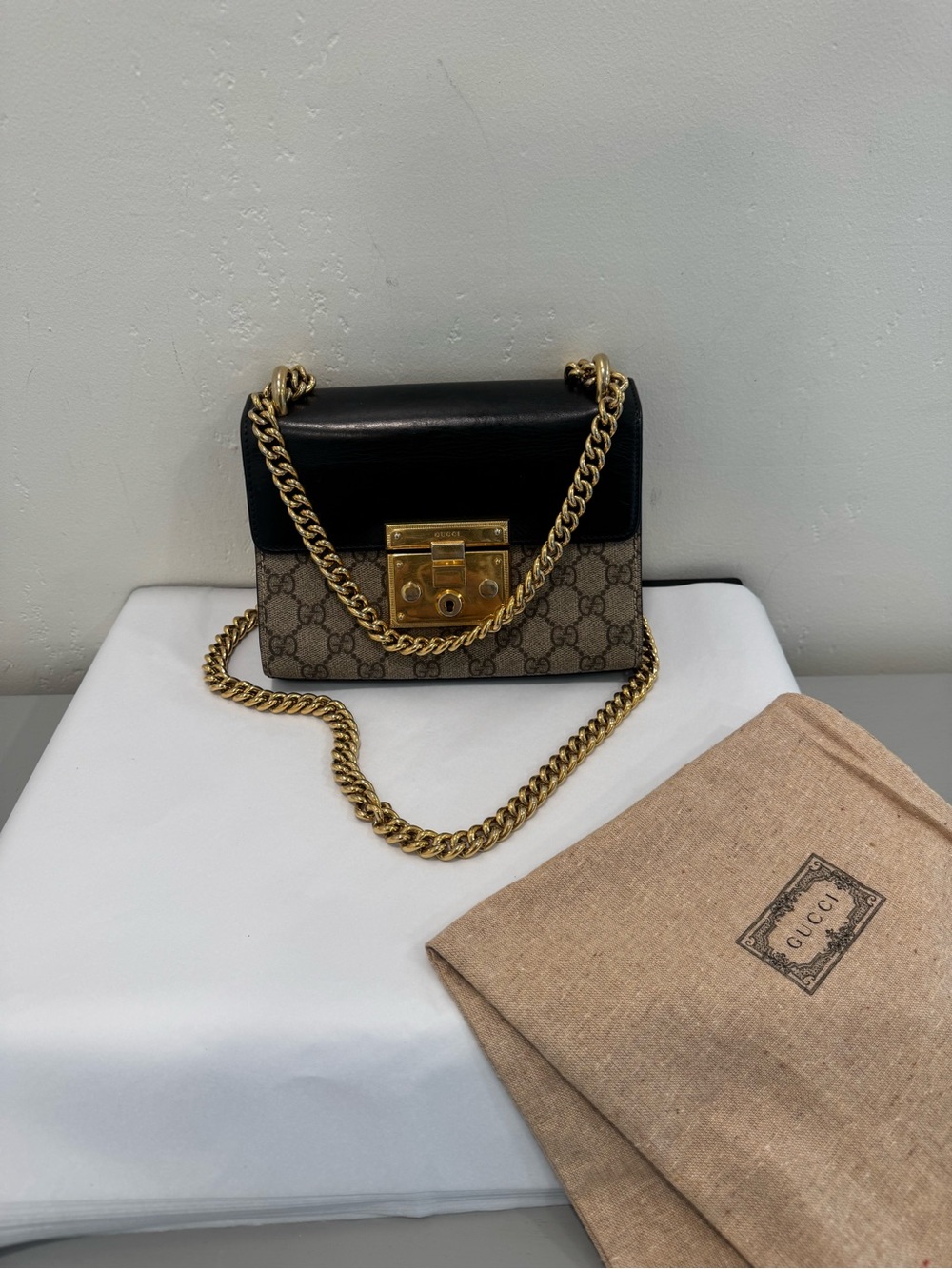 Gucci Padlock Small GG Supreme
Canvas Shoulder Bag Gold Hardware